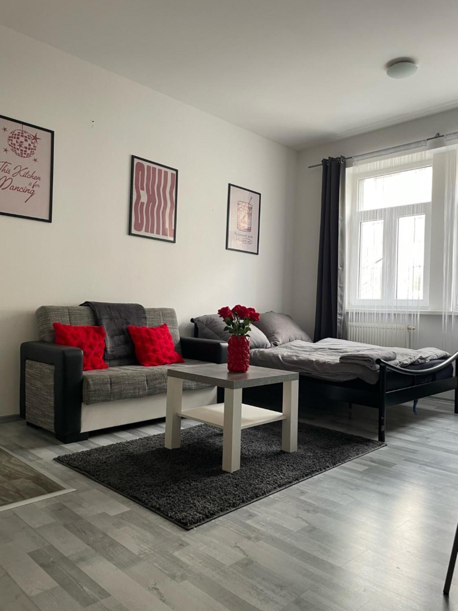 Tiffany Apartment In The City Center 布拉迪斯拉发 外观 照片